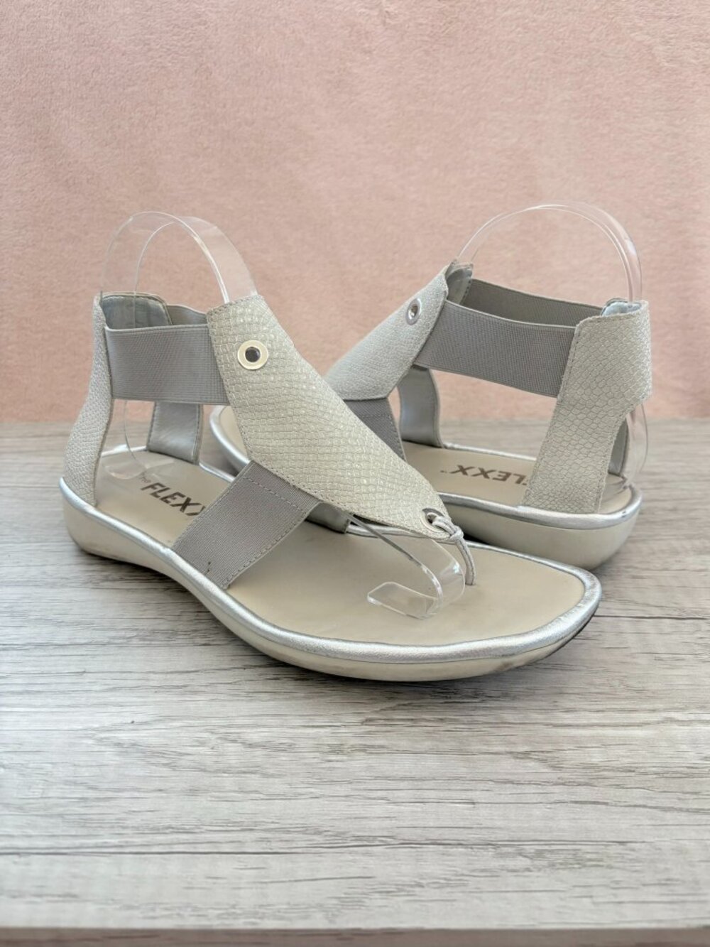 The Flexx Metallic Silver Grommet Elastic Slip On Strappy Toe Post Sandal 6.5